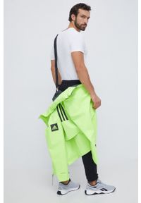 Adidas - adidas kurtka męska kolor zielony przejściowa. Typ kołnierza: kaptur. Kolor: zielony. Materiał: materiał #3