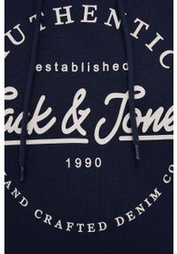 Jack & Jones bluza męska kolor granatowy z kapturem z nadrukiem. Typ kołnierza: kaptur. Kolor: niebieski. Materiał: dzianina. Wzór: nadruk