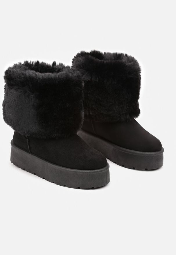 Born2be - Czarne Krótkie Śniegowce na Platformie z Futerkiem Naontia. Okazja: na co dzień. Kolor: czarny. Materiał: futro. Sezon: zima. Obcas: na platformie. Styl: casual