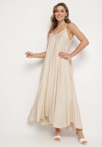 Born2be - Beżowa Rozkloszowana Sukienka z Wiskozy z Cyrkoniami Ellitana. Okazja: na co dzień. Kolor: beżowy. Materiał: wiskoza. Sezon: lato. Styl: elegancki, casual, klasyczny #2