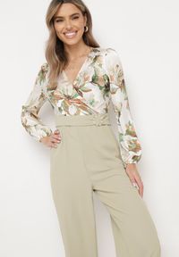 Born2be - Jasnozielony Kombinezon z Szerokimi Nogawkami z Kwiatową Górą i Paskiem z Klamrą Ilanvi. Okazja: na co dzień. Kolor: zielony. Długość rękawa: długi rękaw. Długość: długie. Wzór: kwiaty. Styl: casual #3