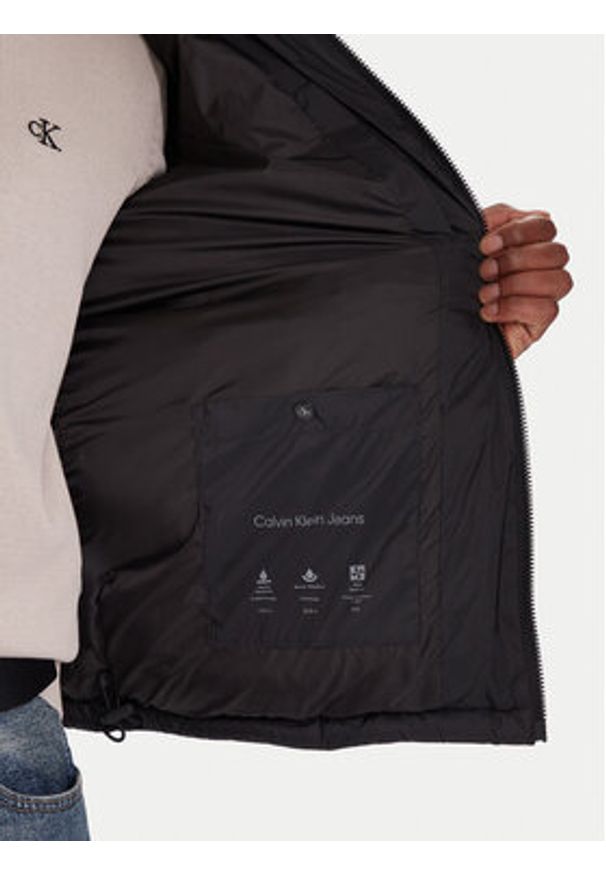 Calvin Klein Jeans Kurtka zimowa LV04RD528G Czarny Regular Fit. Kolor: czarny. Materiał: syntetyk. Sezon: zima