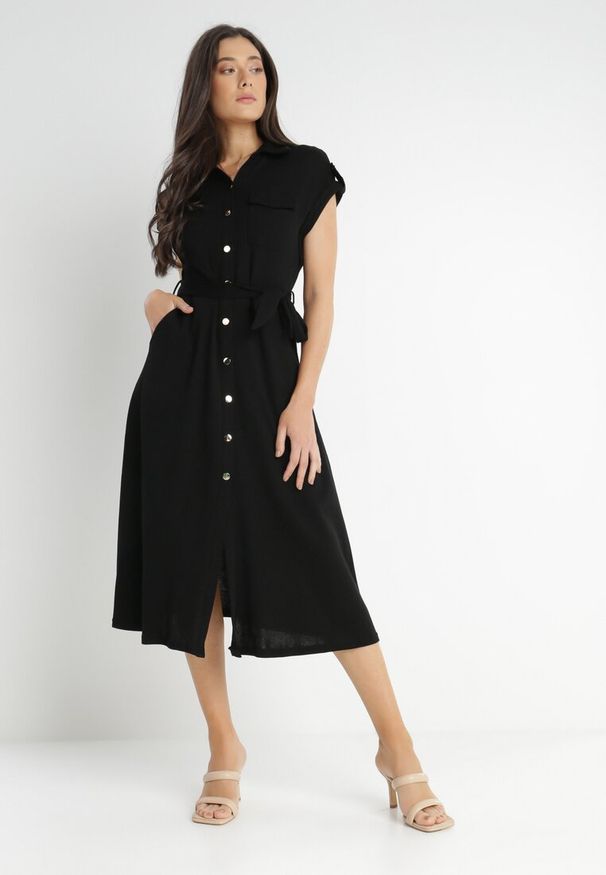 Born2be - Czarna Sukienka Koszulowa Phinitrite. Okazja: na co dzień. Kolor: czarny. Wzór: aplikacja. Typ sukienki: koszulowe. Materiał: materiał. Długość rękawa: krótki rękaw. Sezon: lato. Styl: casual. Długość: midi