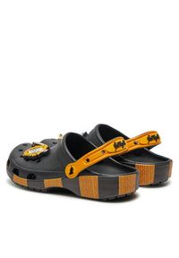 Crocs Klapki Harry Potter Classic Hufflepuff Clog 210529 Czarny. Kolor: czarny