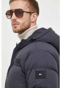 TOMMY HILFIGER - Tommy Hilfiger kurtka puchowa męska kolor granatowy zimowa. Kolor: niebieski. Materiał: puch. Sezon: zima #6