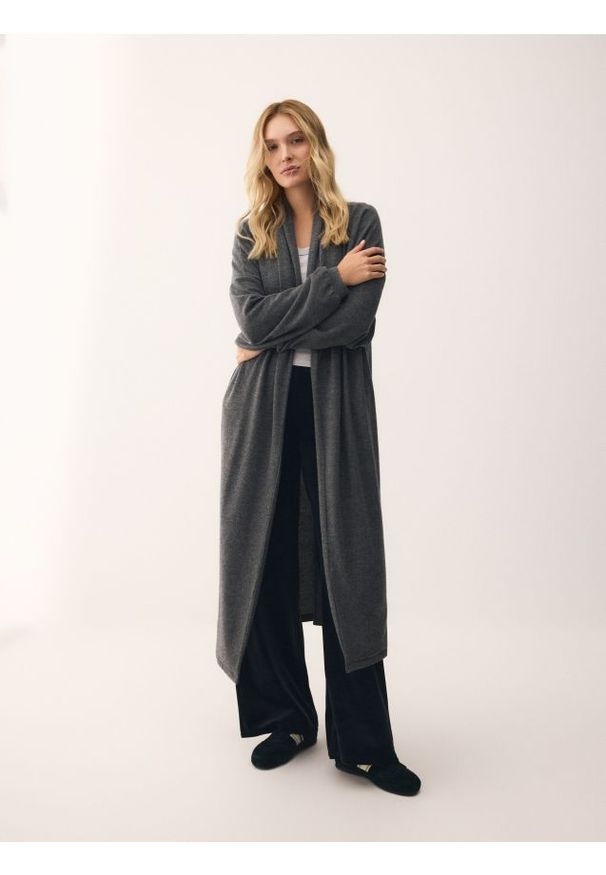 Reserved - Kardigan z dodatkiem wiskozy - jasnoszary. Kolor: szary. Materiał: wiskoza
