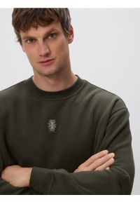Reserved - Bluza z haftem - jasny zielony. Kolor: zielony. Materiał: bawełna, dzianina. Wzór: haft #1