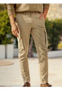 Sinsay - Spodnie slim cargo - beżowy. Kolor: beżowy #1