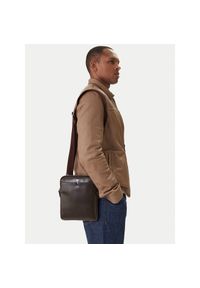 Saszetka Guess. Kolor: brązowy #1