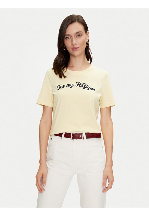 TOMMY HILFIGER - Tommy Hilfiger T-Shirt Script WW0WW42589 Żółty Regular Fit. Kolor: żółty. Materiał: bawełna