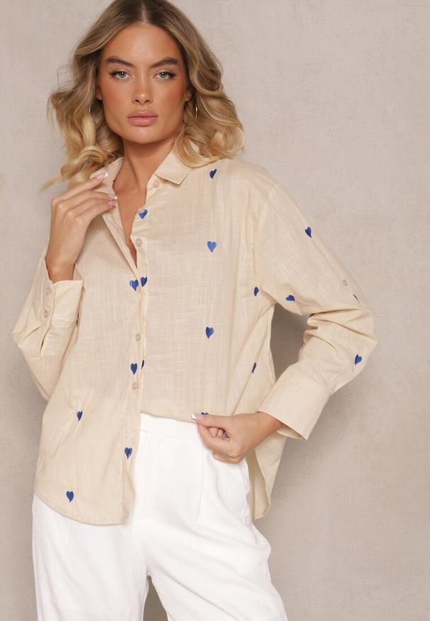Renee - Beżowa Bawełniana Koszula w Serca Elearose. Okazja: na co dzień. Kolor: beżowy. Materiał: bawełna. Długość: długie. Styl: klasyczny, casual, elegancki