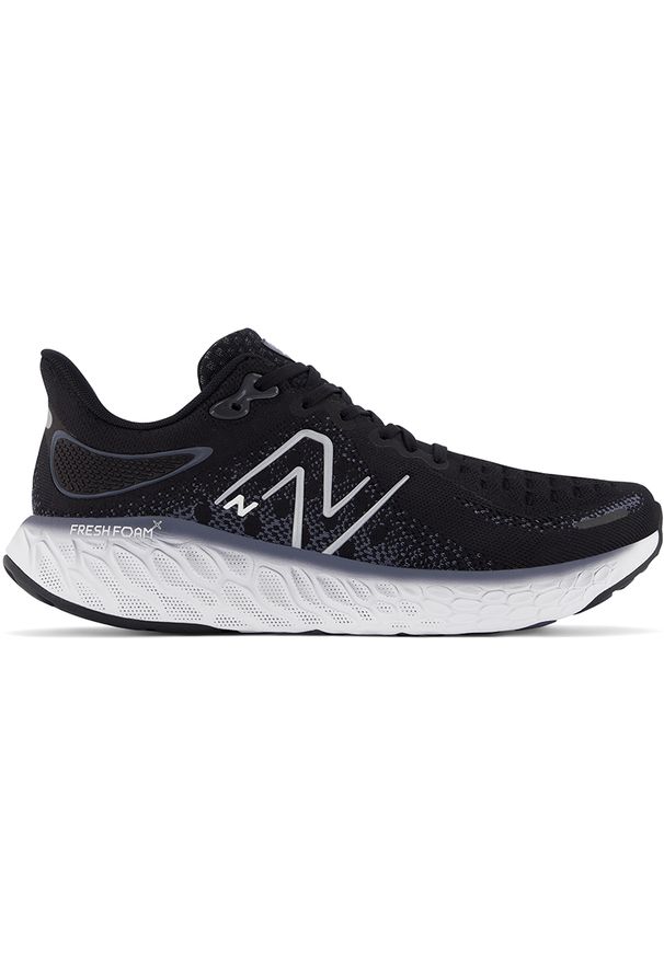 Buty New Balance Fresh Foam 1080 v12 M1080B12 – czarne. Okazja: na co dzień. Kolor: czarny. Materiał: syntetyk, materiał, guma. Szerokość cholewki: normalna. Sport: bieganie, fitness