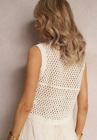 Renee - Beżowy Krótki Top Bluzka Ażurowa bez Rękawów z Bawełny Malecy. Kolor: beżowy. Materiał: bawełna. Długość rękawa: bez rękawów. Długość: krótkie. Wzór: ażurowy