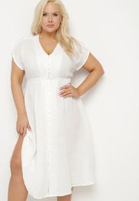 Born2be - Biała Lniana Sukienka o Rozkloszowanym Kroju z Gumką w Talii Ageronna. Okazja: na co dzień. Typ kołnierza: dekolt w kształcie V. Kolor: biały. Materiał: len. Długość rękawa: krótki rękaw. Sezon: lato. Typ sukienki: rozkloszowane. Styl: klasyczny, casual, elegancki #5