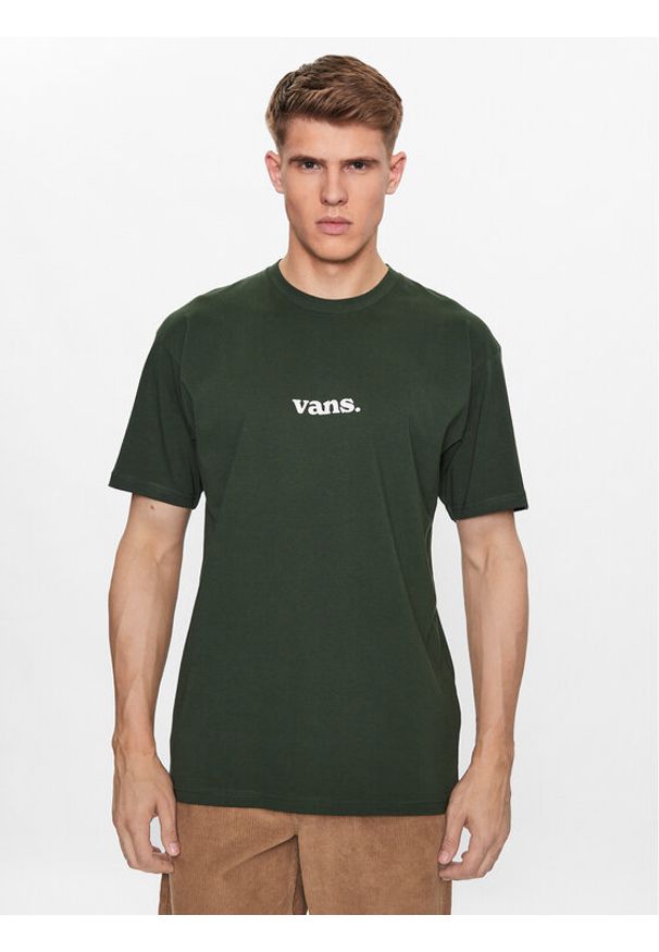 Vans T-Shirt Lower Corecase Ss Tee VN0008TK Khaki Classic Fit. Kolor: brązowy. Materiał: bawełna