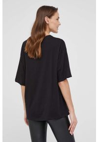 Answear Lab t-shirt bawełniany kolor czarny. Kolor: czarny. Materiał: bawełna. Wzór: nadruk. Styl: wakacyjny