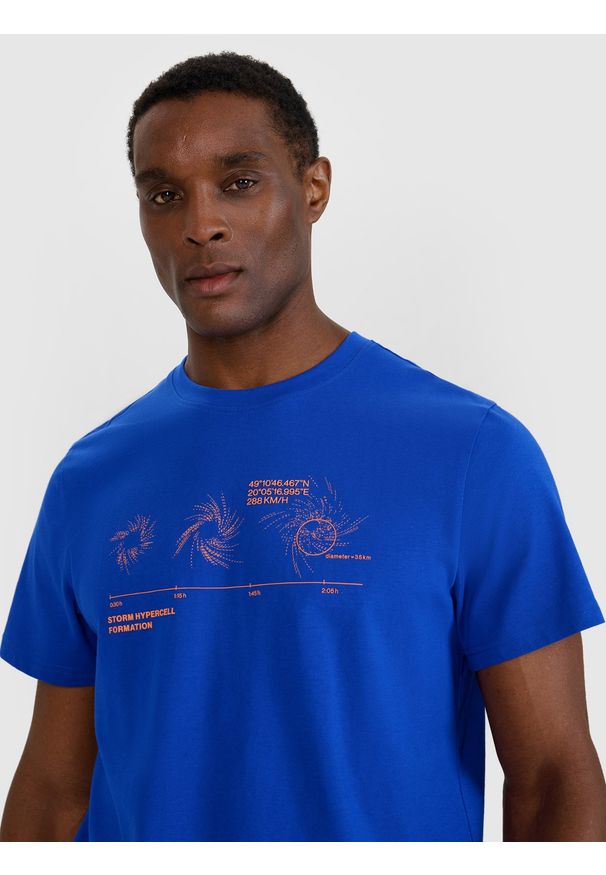 4f - 4F T-shirt regular z nadrukiem męski - niebieski S. Okazja: na co dzień. Kolor: niebieski. Materiał: bawełna, materiał, jersey. Długość rękawa: krótki rękaw. Długość: krótkie. Wzór: nadruk. Styl: klasyczny, sportowy, casual