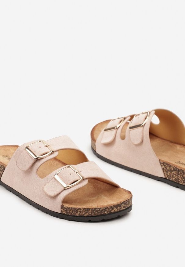 Born2be - Różowe Klapki na Korkowej Podeszwie ze Sprzączkami Aperalia. Okazja: na co dzień. Kolor: różowy. Materiał: len. Sezon: lato. Styl: klasyczny, casual