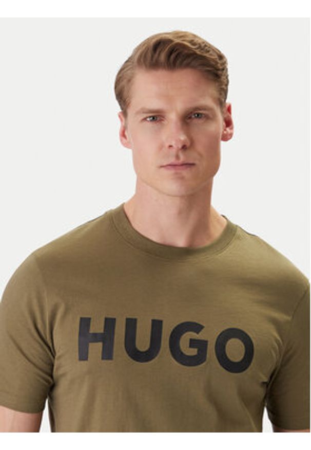 Hugo - HUGO T-Shirt Dulivio 50467556 Khaki Regular Fit. Kolor: brązowy. Materiał: bawełna
