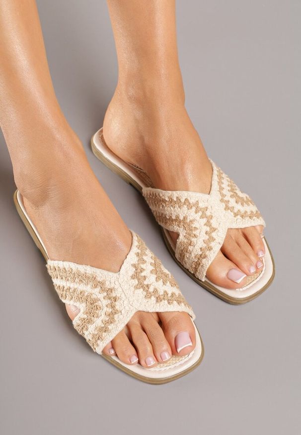 Born2be - Beżowe Klapki z Ornametnym Wzorem Meluira. Okazja: na co dzień, na imprezę. Kolor: beżowy. Sezon: lato. Styl: boho, elegancki, casual