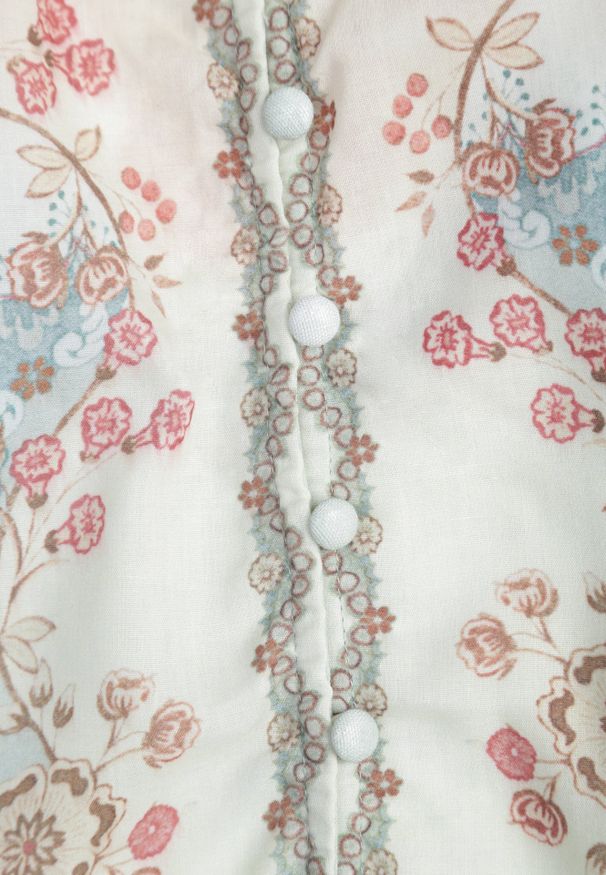 Renee - Zielona Koszula ze Stójką w Kwiatowy Print Dorirecea. Okazja: na co dzień. Typ kołnierza: kołnierzyk stójkowy. Kolor: zielony. Materiał: jeans. Wzór: nadruk, kwiaty. Styl: elegancki, retro, casual