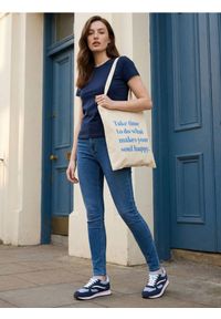 Sinsay - Bawełniana koszulka z gęstego splotu Interlock - granatowy. Kolor: niebieski. Materiał: bawełna. Wzór: ze splotem