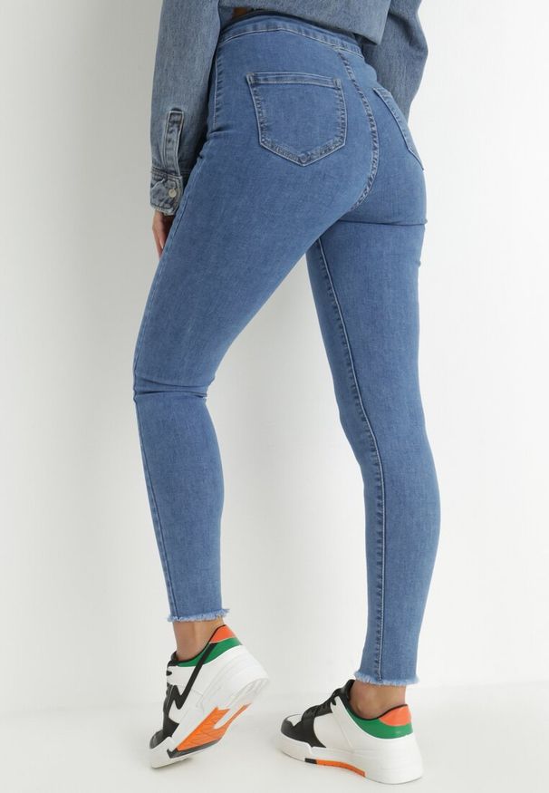 Born2be - Niebieskie Jeansy Skinny Phaenelle. Kolor: niebieski. Długość: długie. Wzór: gładki. Styl: elegancki, sportowy