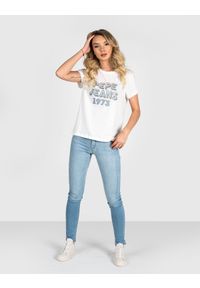 Pepe Jeans T-Shirt "Bibiana" | PL504817 | Bibiana | Kobieta | Biały. Okazja: na co dzień. Kolor: biały. Materiał: bawełna, poliester, wiskoza. Wzór: nadruk, aplikacja. Styl: casual #2