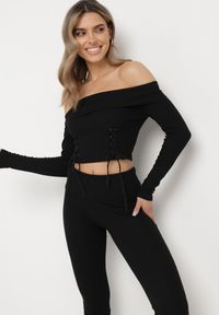 Born2be - Czarny Bawełniany Komplet Casual z Dzwonami i Bluzką Hiszpanką z Rzemykami Ordina. Kolor: czarny. Materiał: bawełna. Wzór: aplikacja, kolorowy #6