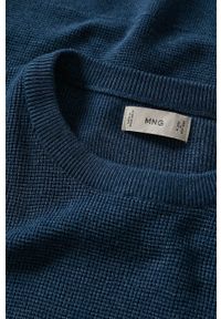 Mango Man sweter Antigua męski kolor granatowy lekki. Okazja: na co dzień. Kolor: niebieski. Materiał: włókno. Długość rękawa: długi rękaw. Długość: długie. Styl: casual #7