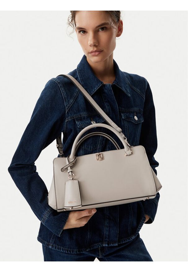Guess Torebka HWVG97 34060 Beżowy jasny. Kolor: beżowy. Materiał: skórzane