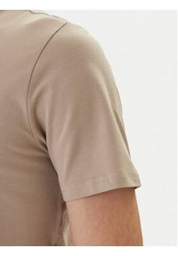 Guess T-Shirt M6GI11 K2992 Beżowy Slim Fit. Kolor: beżowy. Materiał: bawełna #4
