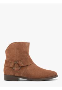 Ryłko - Rude botki kowbojki biker boots. Wysokość cholewki: za kostkę. Nosek buta: okrągły. Zapięcie: zamek. Kolor: beżowy. Materiał: welur, skóra. Szerokość cholewki: normalna. Obcas: na obcasie. Styl: klasyczny, street