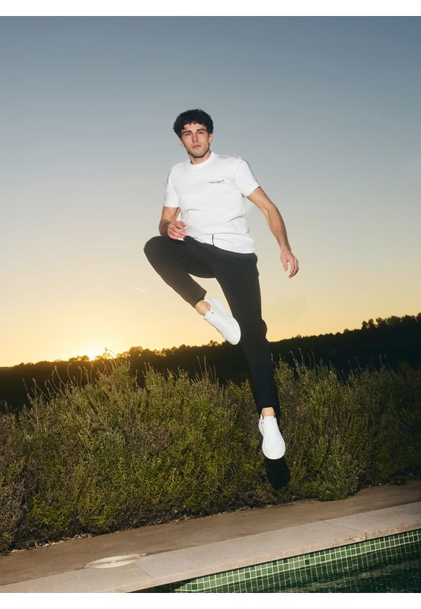 Pako Lorente - PAKO LORENTE – Biały t-shirt męski. Kolor: czarny, biały, niebieski. Materiał: bawełna