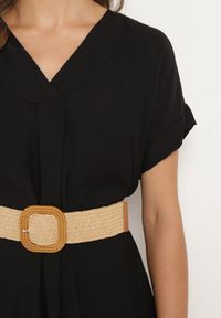 Born2be - Czarna Wiskozowa Sukienka z Paskiem Ozdobionym Plecionką i Klamrą Mlevena. Typ kołnierza: dekolt w kształcie V. Kolekcja: plus size. Kolor: czarny. Materiał: wiskoza. Długość rękawa: krótki rękaw. Wzór: aplikacja. Typ sukienki: dla puszystych. Styl: elegancki #2