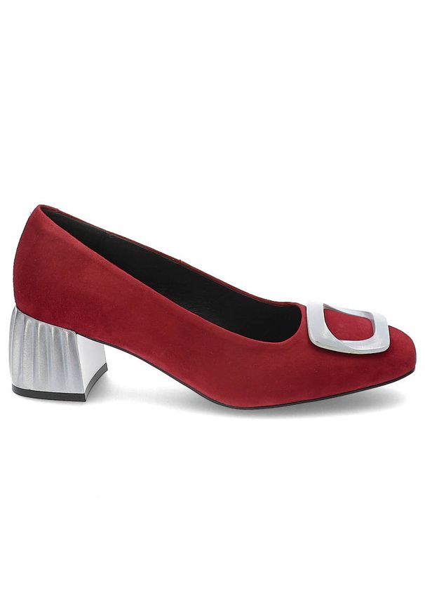 Czerwone Czółenka Espirito Eleganckie Buty Damskie. Zapięcie: klamry. Kolor: czerwony. Materiał: zamsz, skóra. Szerokość cholewki: normalna. Wzór: aplikacja. Obcas: na obcasie. Styl: elegancki. Wysokość obcasa: średni