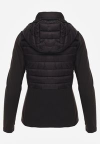 Renee - Czarna Przejściowa Kurtka z Pikowaniem i Elastycznymi Rękawami Salisia. Okazja: na co dzień. Typ kołnierza: kaptur. Kolor: czarny. Materiał: nylon. Styl: casual, sportowy #2