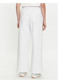 Vans Spodnie dresowe Elevated Double Knit Sweatpant VN000G9R Biały Regular Fit. Kolor: biały. Materiał: syntetyk #3
