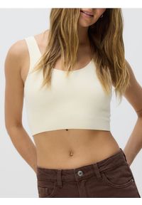 Reserved - Krótki top - złamana biel. Materiał: prążkowany, dzianina. Długość: krótkie #1