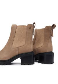 TOMMY HILFIGER - Tommy Hilfiger Botki Th Nubuck Chelsea Cleated Heel FW0FW09158 Beżowy. Kolor: beżowy. Materiał: skóra #4
