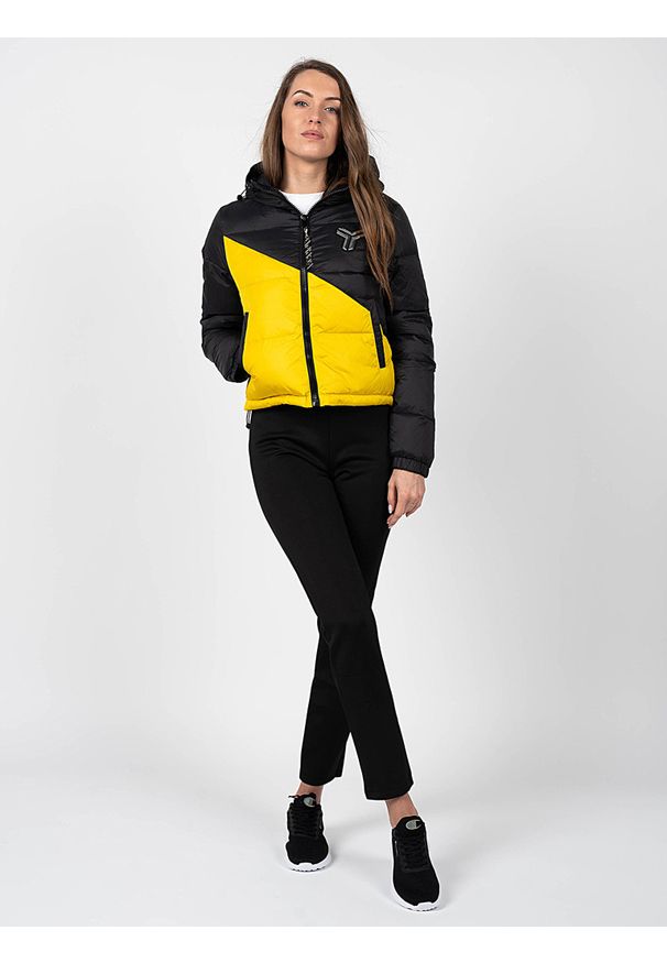 John Richmond - Richmond Sport Kurtka | UWA22085PI | Down Jacket | Kobieta | Czarny, Żółty. Typ kołnierza: kaptur. Kolor: żółty, czarny, wielokolorowy. Materiał: poliamid. Styl: sportowy
