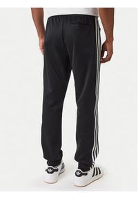 Adidas - adidas Spodnie dresowe Classic KE3530 Czarny Slim Fit. Kolor: czarny. Materiał: bawełna #3