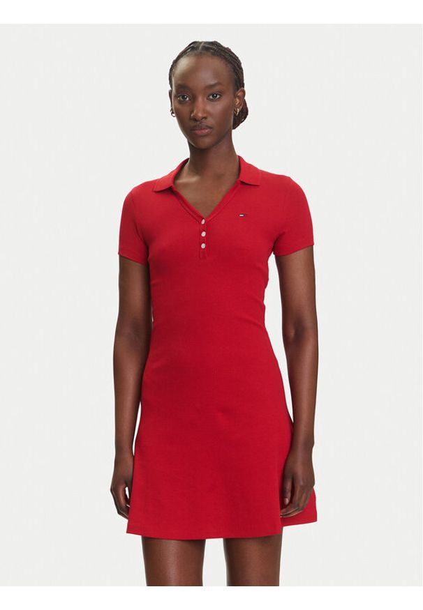 Tommy Jeans Sukienka codzienna DW0DW21172 Czerwony Regular Fit. Okazja: na co dzień. Kolor: czerwony. Materiał: bawełna. Typ sukienki: proste. Styl: casual