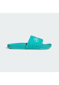 Adidas - Klapki Mercedes - AMG Petronas Formula One Team adilette Comfort. Kolor: biały, wielokolorowy, niebieski. Styl: klasyczny