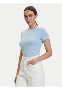 Tommy Jeans T-Shirt DW0DW18398 Niebieski jasny Slim Fit. Kolor: niebieski. Materiał: bawełna #1