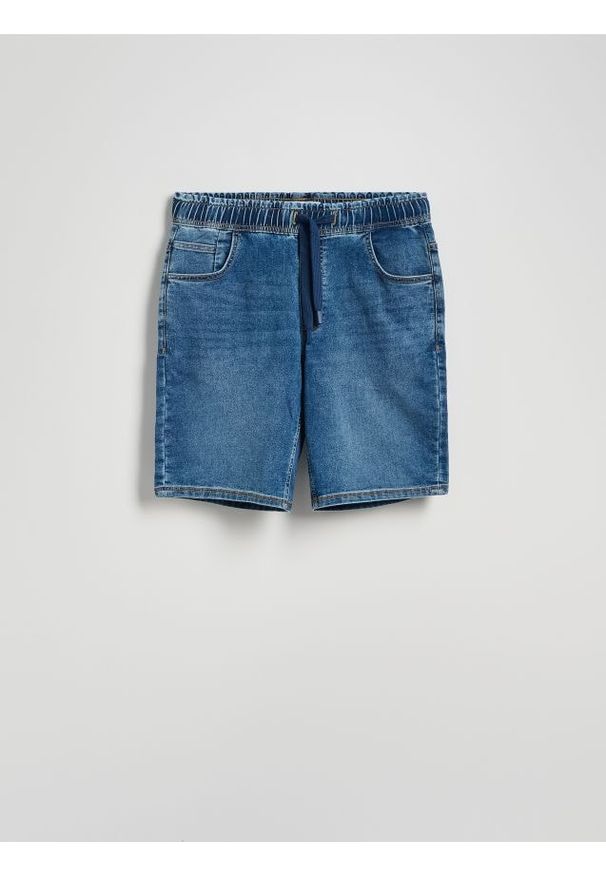 Reserved - Jeansowe szorty jogger - niebieski. Kolor: niebieski. Materiał: jeans