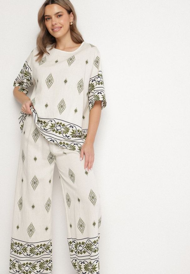 Born2be - Beżowo-Ciemnozielony Wiskozowy Komplet w Stylu Boho Szerokie Spodnie i Bluzka T-shirt Sarilorae. Kolor: zielony. Materiał: wiskoza