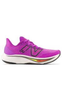 Buty New Balance FuelCell Rebel v3 WFCXCR3 - różowe. Kolor: różowy. Materiał: guma, syntetyk. Szerokość cholewki: normalna. Sport: bieganie, fitness