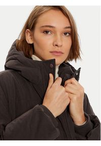 Wrangler Kurtka zimowa 112358031 Brązowy Oversize. Kolor: brązowy. Materiał: syntetyk. Sezon: zima #4