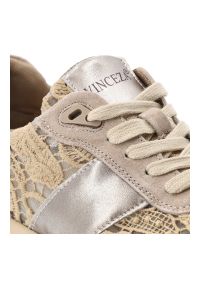 Sneakersy damskie Vinceza, cholewka z połączenia skóry naturalnej zamszowej metaliczne wstawki i klasyczne wiązanie, khaki, 99200. Kolor: szary. Materiał: skóra, zamsz. Szerokość cholewki: normalna #4